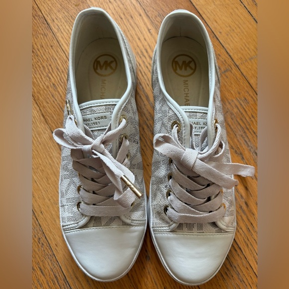 Micheal Kors sneakers - Picture 2 of 7